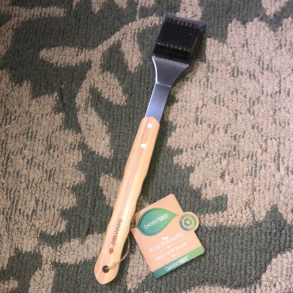 Grill brush